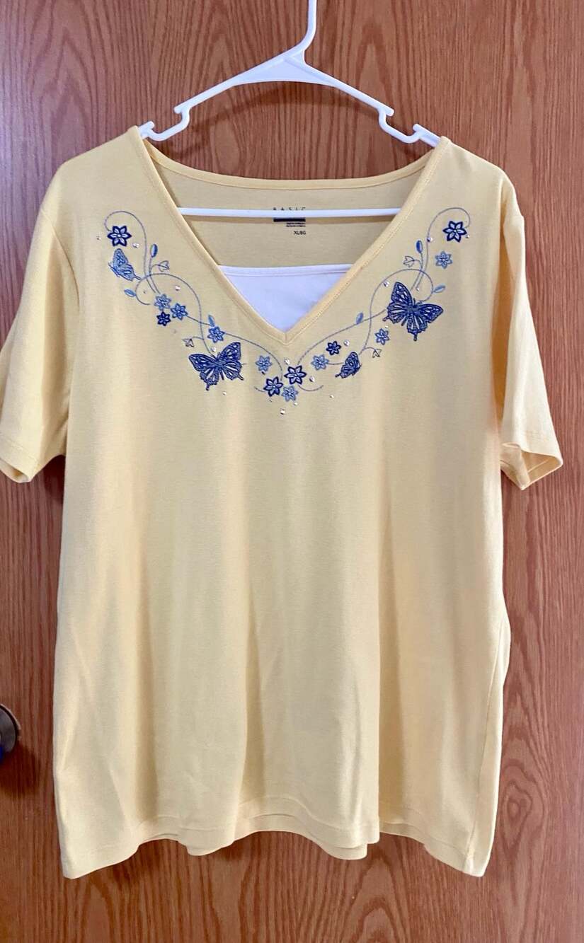 Basic Editions Embroidered Butterfly Tee Size XL Yellow Rhinestones